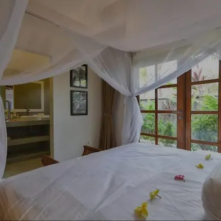 Beachfront Private Villa & Pool